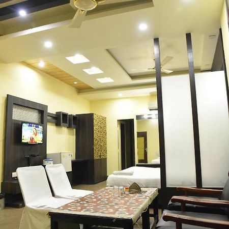 Hotel C-9 Jaipur Extérieur photo