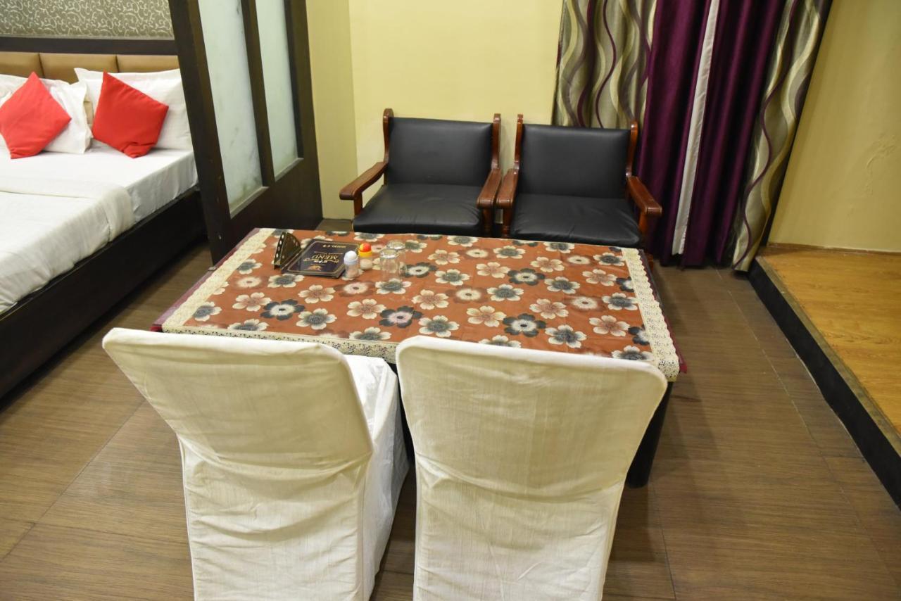 Hotel C-9 Jaipur Extérieur photo