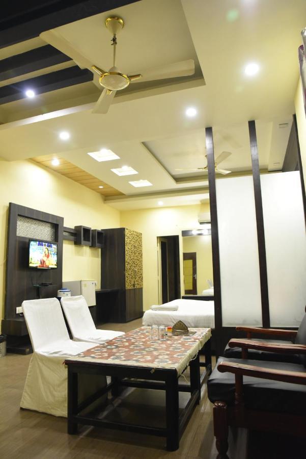 Hotel C-9 Jaipur Extérieur photo