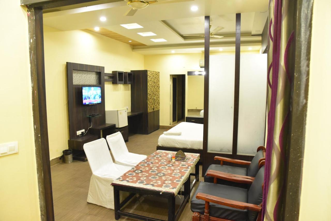 Hotel C-9 Jaipur Extérieur photo