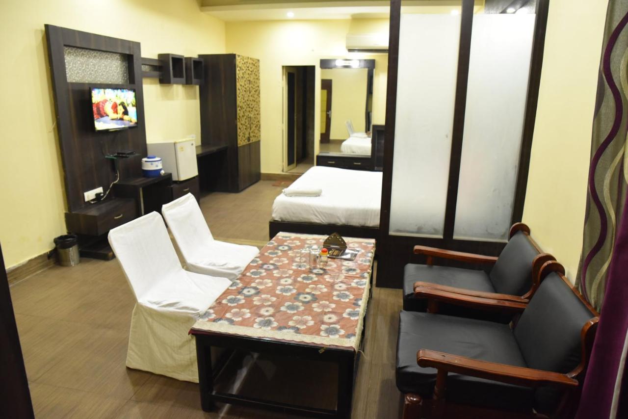 Hotel C-9 Jaipur Extérieur photo