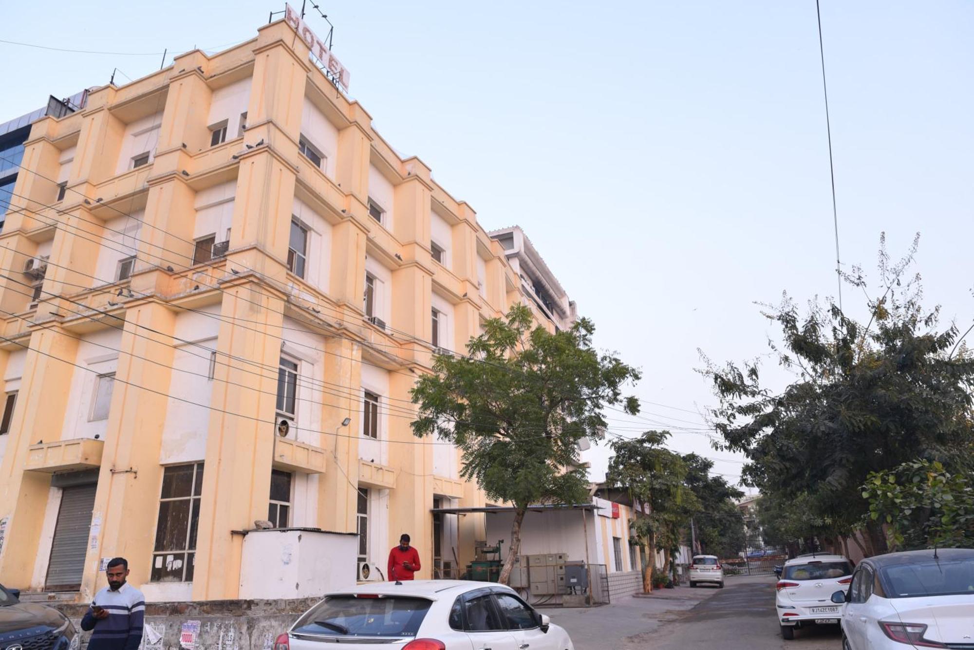 Hotel C-9 Jaipur Extérieur photo
