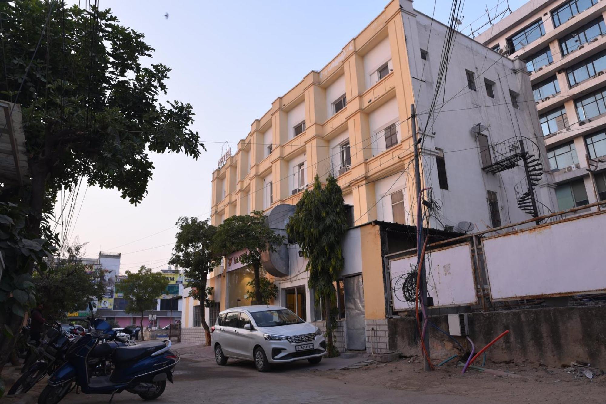 Hotel C-9 Jaipur Extérieur photo